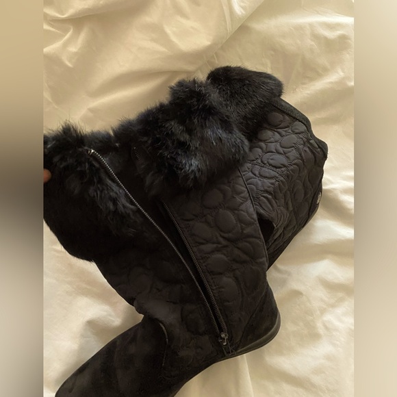 Coach Talen Black Suede Boot With Quilted Logo and Trimmed with Fur Size 6M - Picture 5 of 10